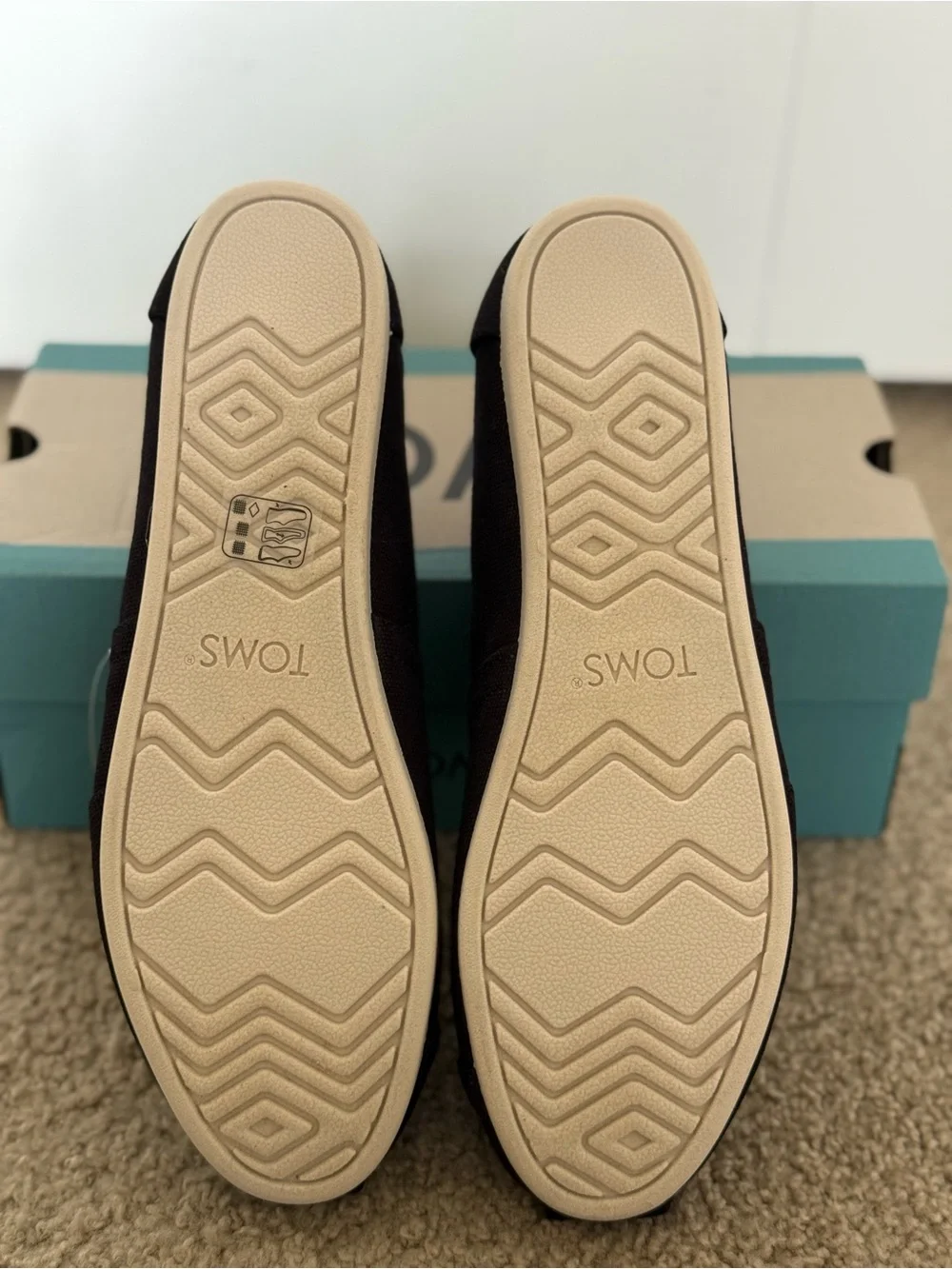 TOMS Black Canvas women’s Slip-On Loafers